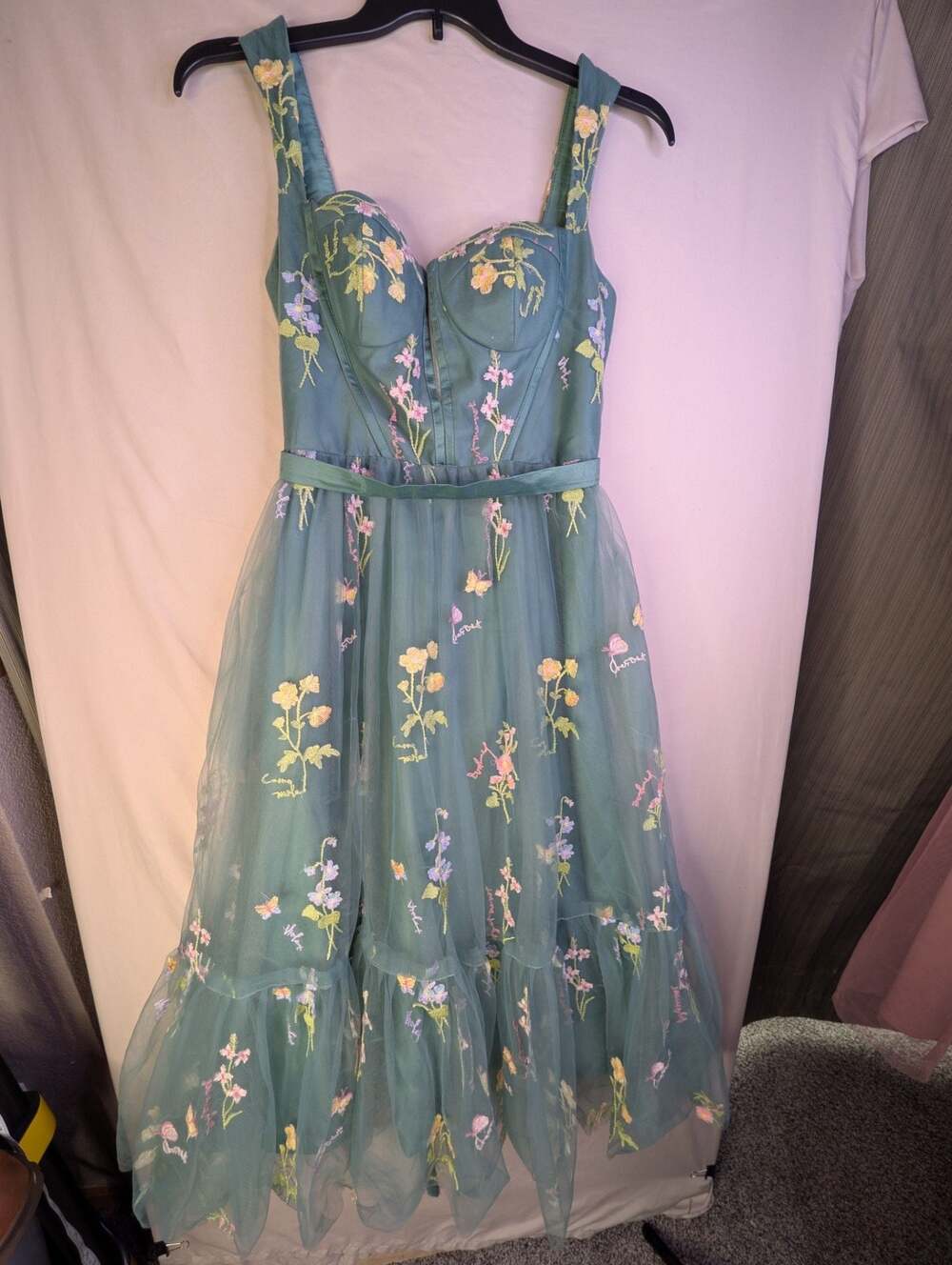Retro Stage Floral Embroidered Mesh Corset Bodice Tulle Tea Length Dress